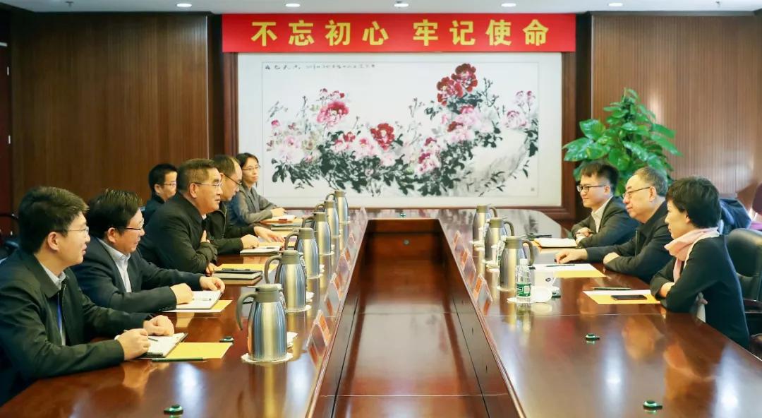 姜仁鋒會(huì)見(jiàn)中國(guó)國(guó)新黨委委員、總會(huì)計(jì)師劉學(xué)詩(shī) 